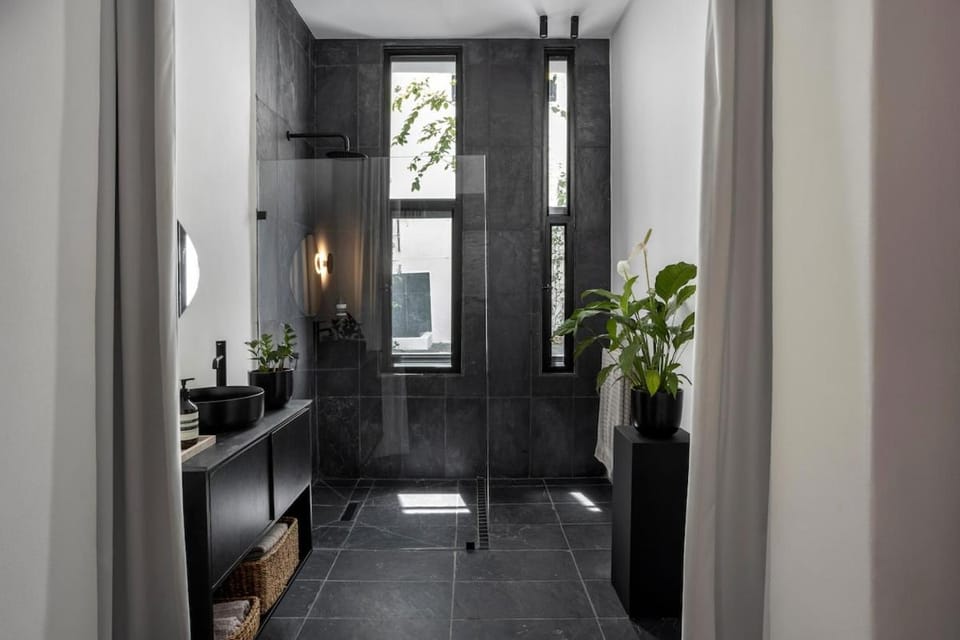 Luxury Chiappini House with 3 bedrooms and 4 bathrooms Villa in Cape Town