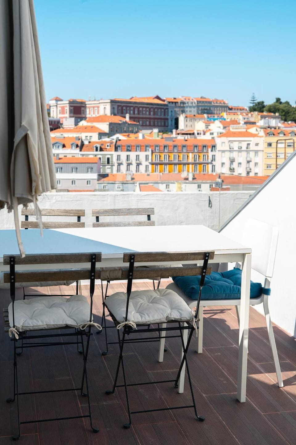 View (from property/room), Balcony/Terrace, Dining area, City view