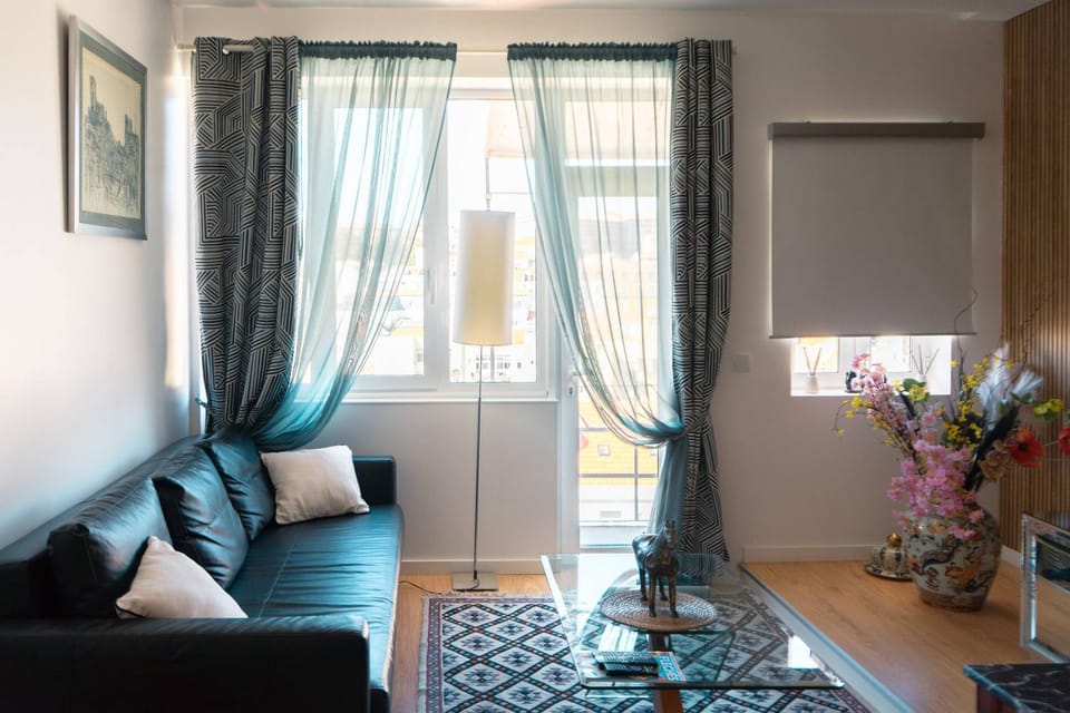 Bed, Living room, City view