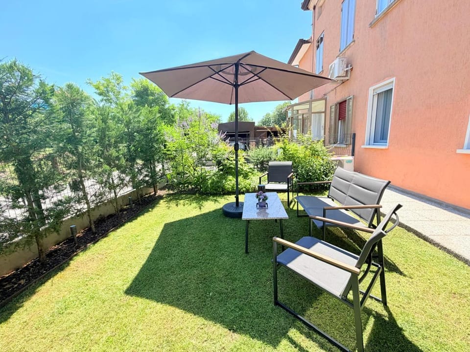 Garden, Balcony/Terrace