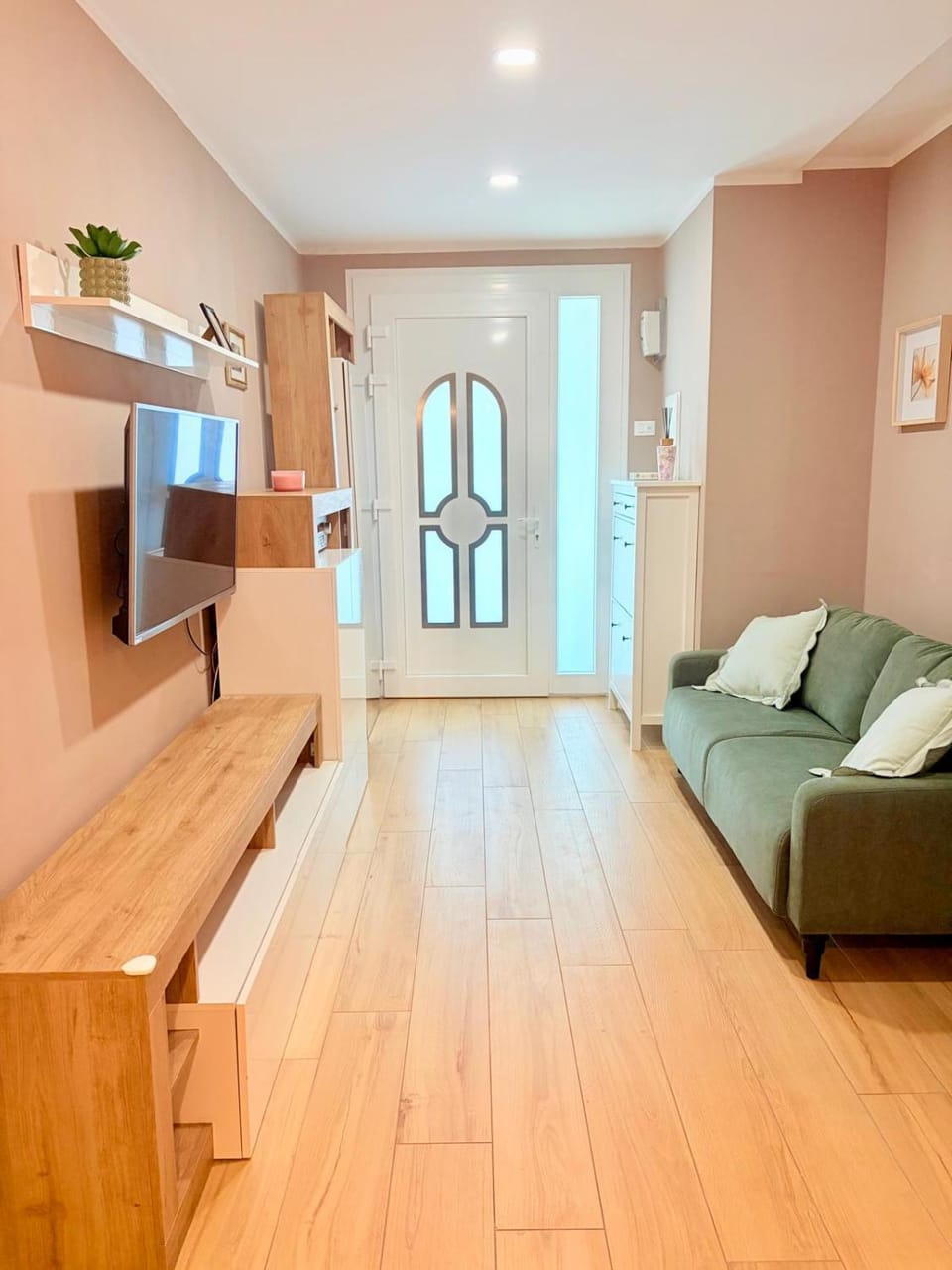 Communal lounge/ TV room, Living room