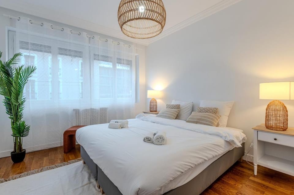 5 min walk GEM - 2 bedrooms - fiber wifi - loggia Apartment in Grenoble