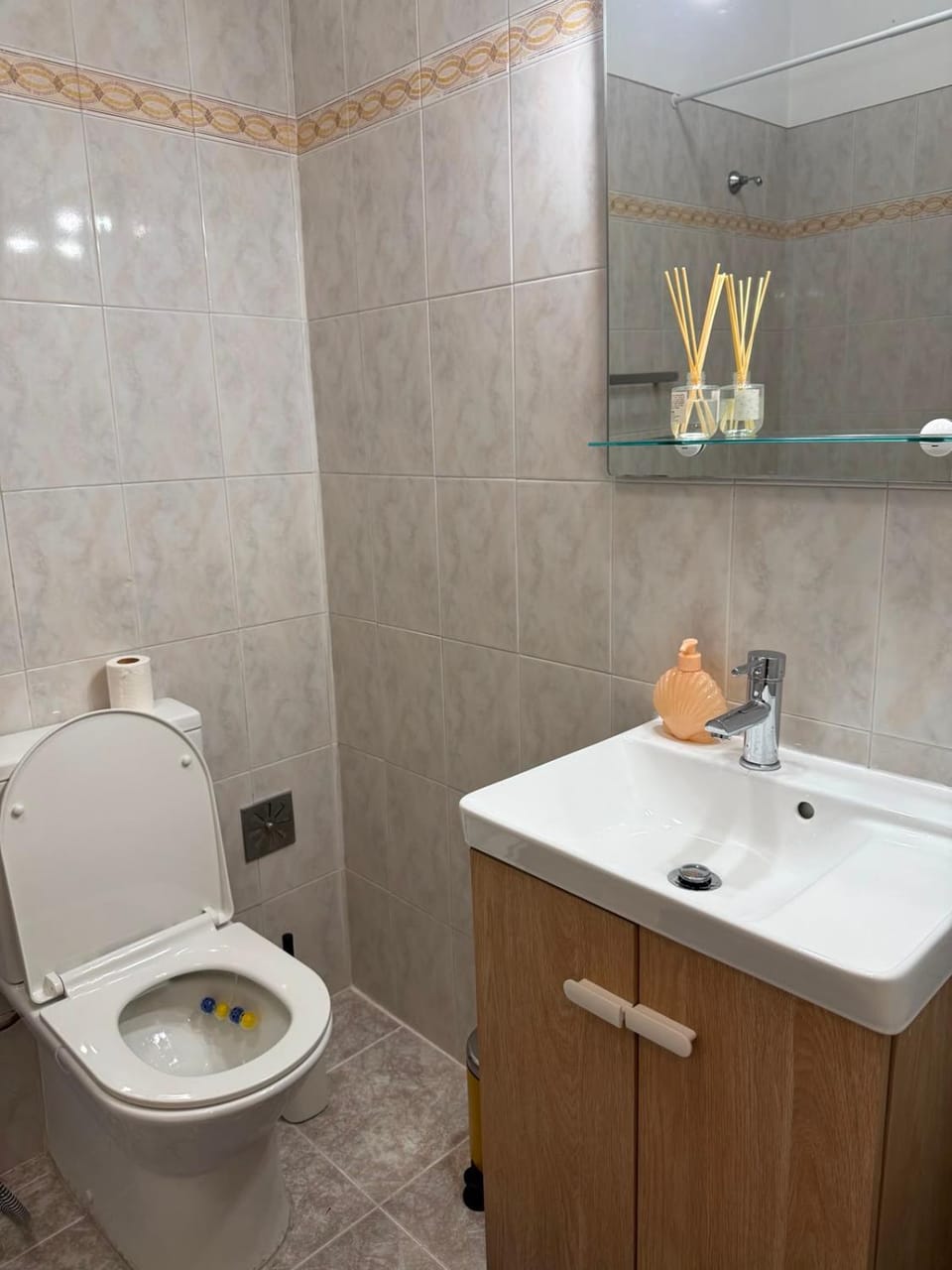 L&A Room 13 Moscavide Metro Shop Café Vacation rental in Lisbon