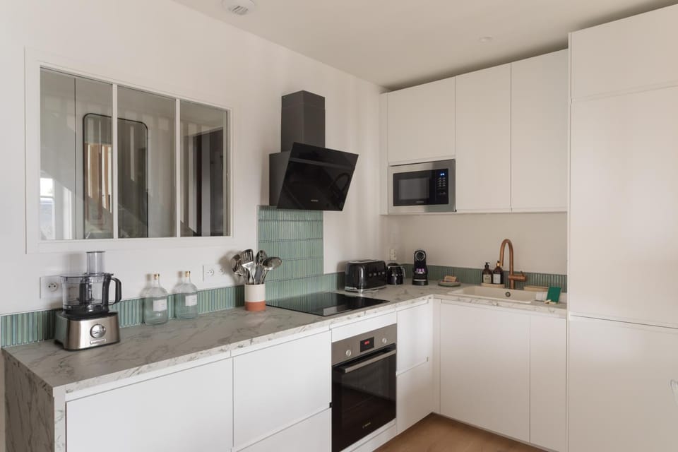 Kitchen or kitchenette