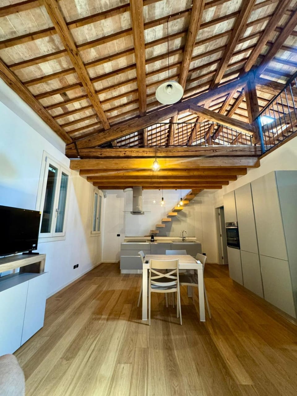 Kitchen or kitchenette, Living room