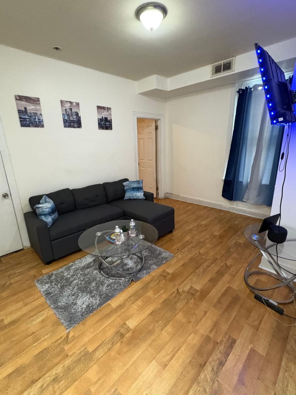 Hause of Vibes on Temple Campus Apartment in Philadelphia