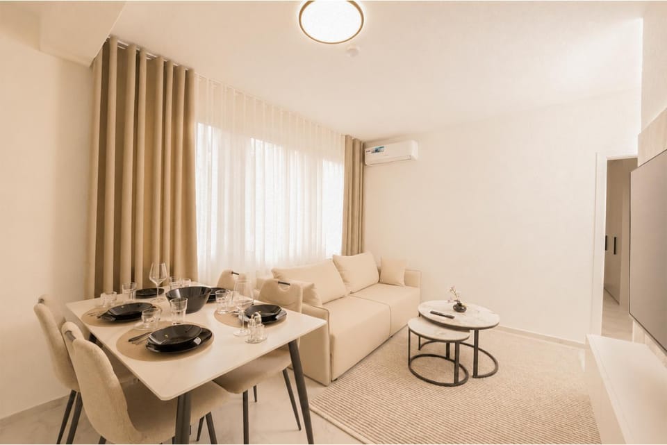 Library, Dining area