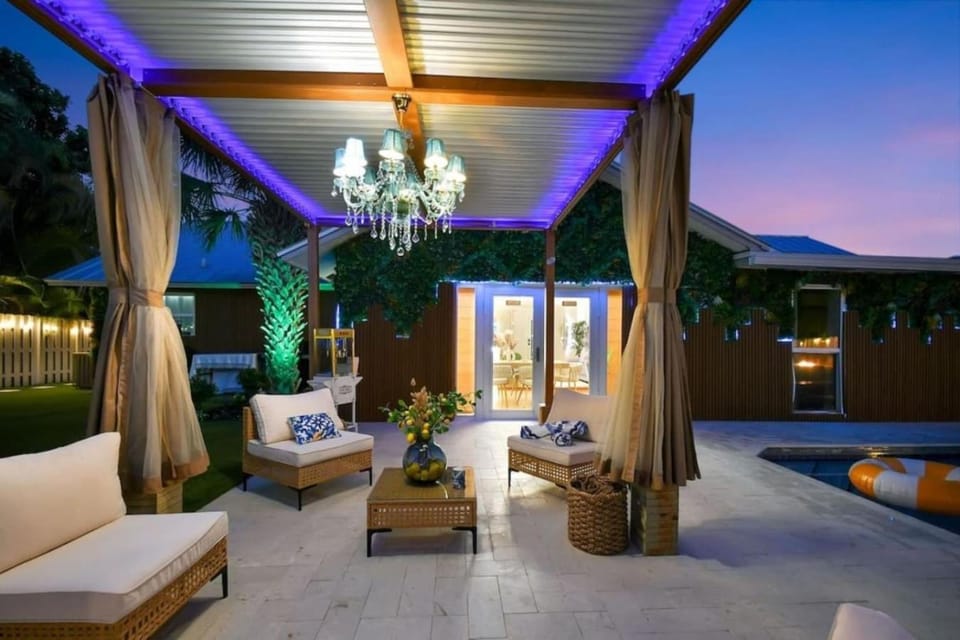 Delray Beach Retreat Private Heated Pool Sleeps 10 Pet Friendly Minutes to the Beach House in Delray Beach