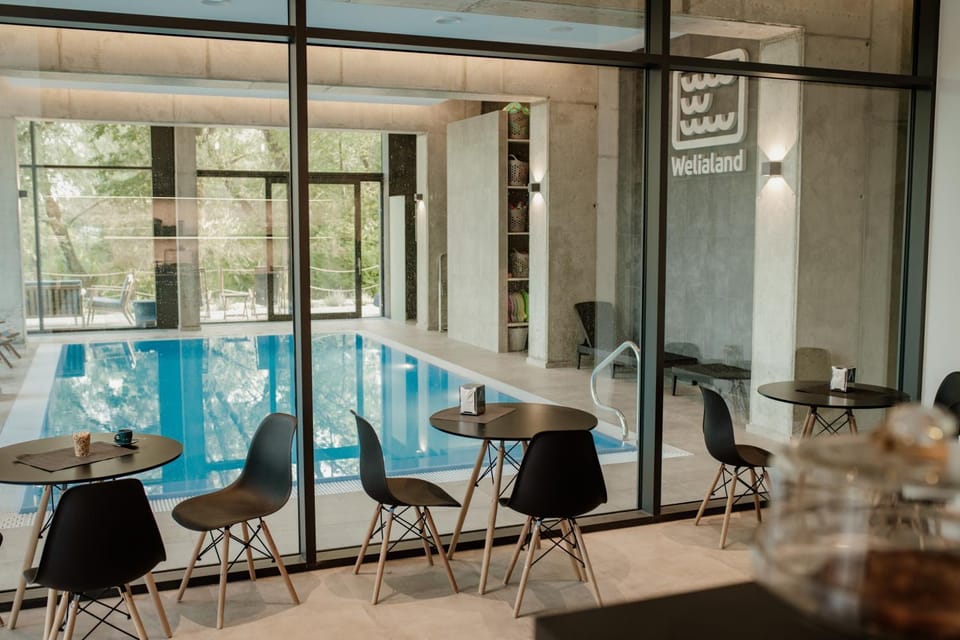 Lounge or bar, Swimming pool