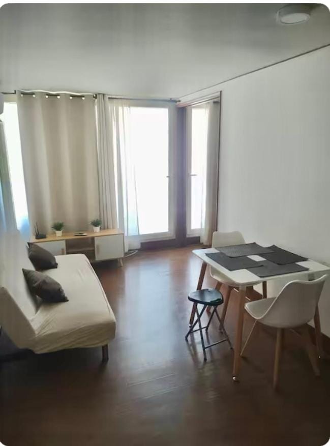 Centrico apartamento Seguridad wifi piscina verano Apartment in Santiago