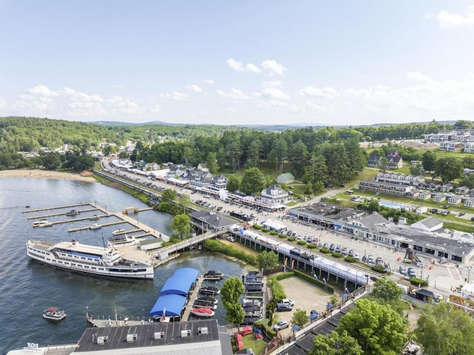 Weirs Beach Cottage - Lake Winnipesaukee Escape House in Laconia