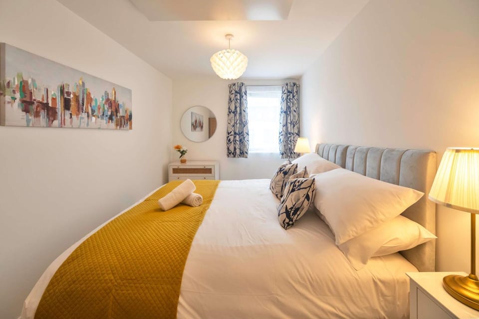 Stunning 2 Bed Ashford Apartment with Terrace Apartment in Ashford