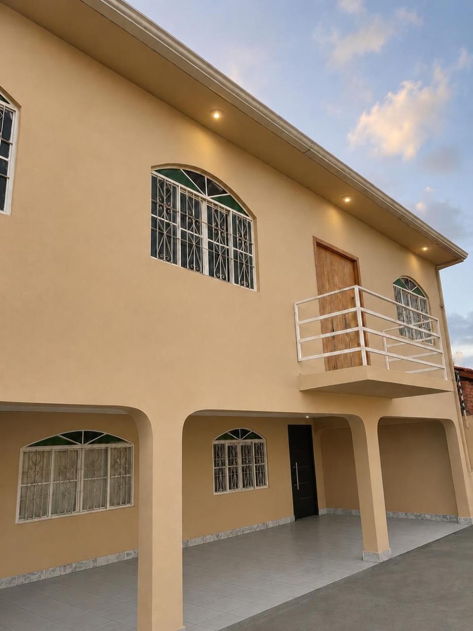 Sobrado Tropical a 1 Km da faculdade Unic e UFMT Vacation rental in State of Mato Grosso, Brazil