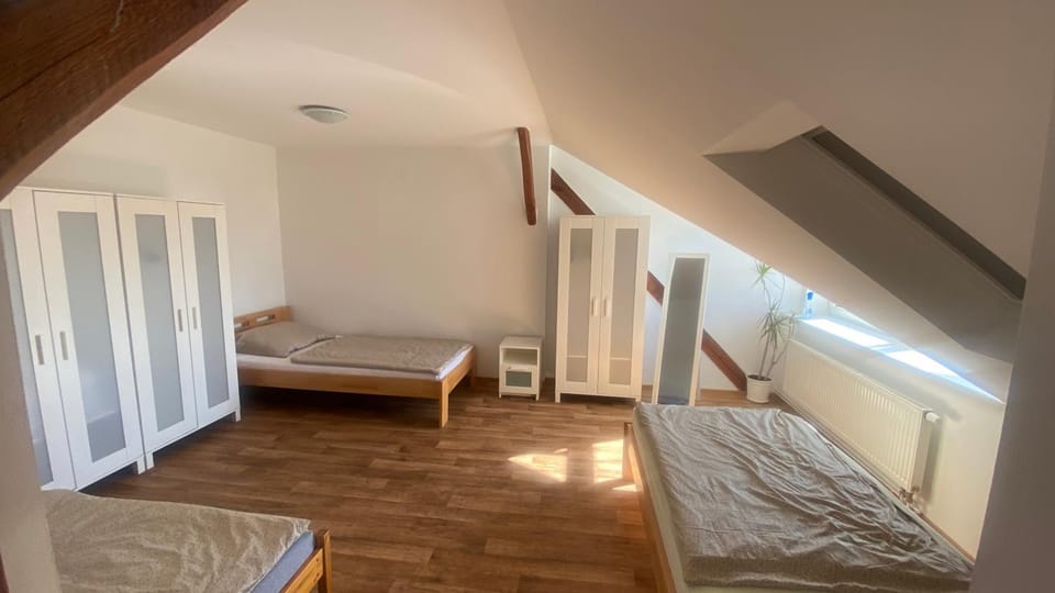 Photo of the whole room, Bedroom