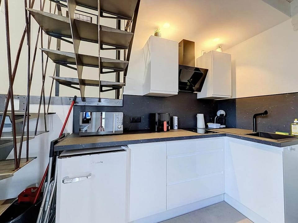 Duplex Climatisé avec Terrasse & Parking Gratuit A Apartment in Clermont-Ferrand