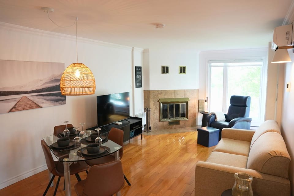 O Bord du Lac Memphremagog House in Magog