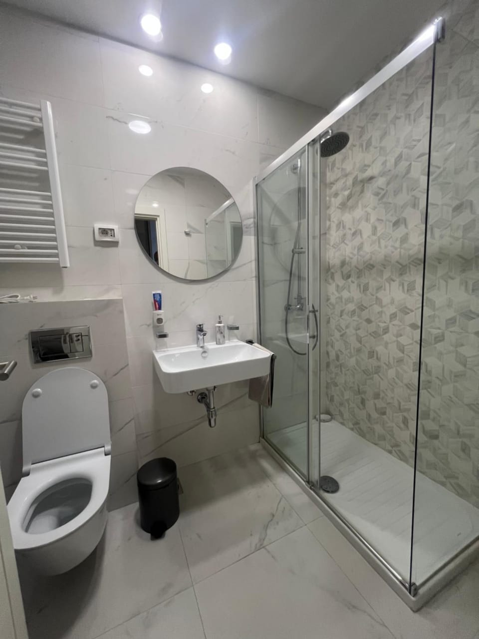 E&E Bar Apartment in Montenegro