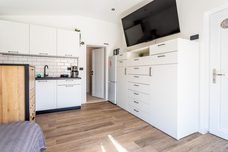 TV and multimedia, Kitchen or kitchenette
