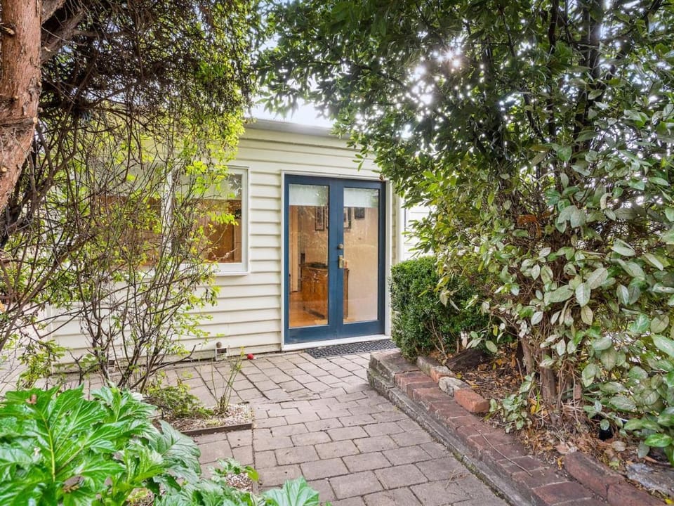 Roope Cottage-Location, Free WiFi, Parking Country House in Tasmania