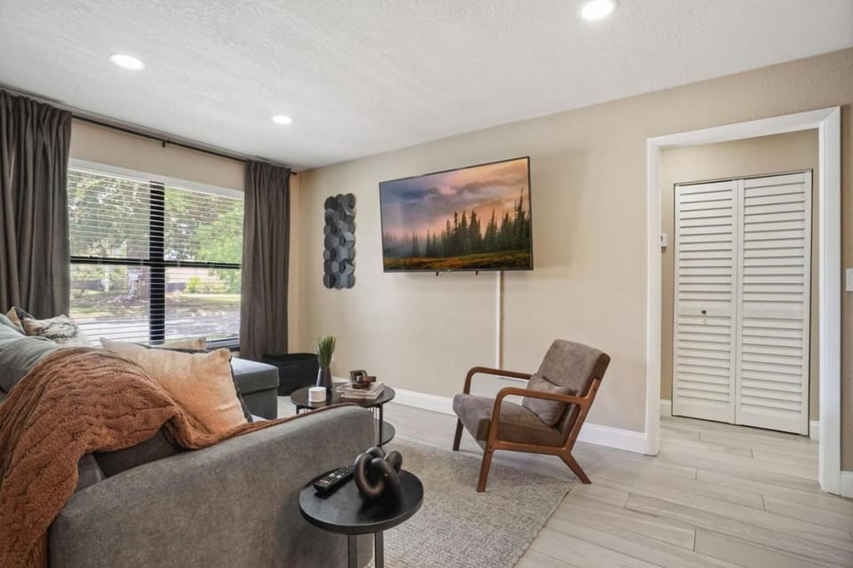 Cozy home in dwtn for 6 guests, steps to Lake Eola House in Orlando