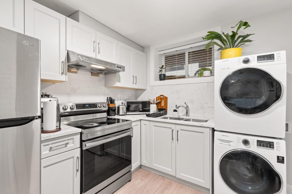 Modern 2BR Basement Suite - Steps to SkyTrain Apartment in Vancouver