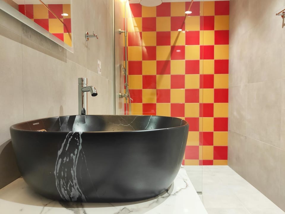 Shower, Bathroom, Decorative detail