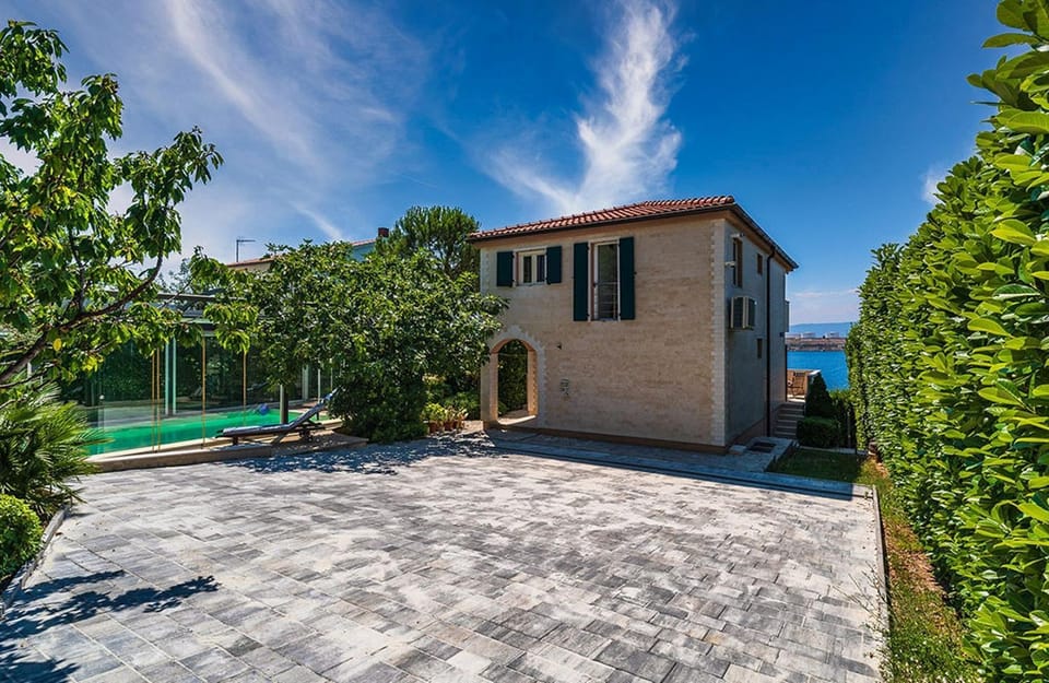 Villa Verde & Blue with Sea View Villa in Primorje-Gorski Kotar County