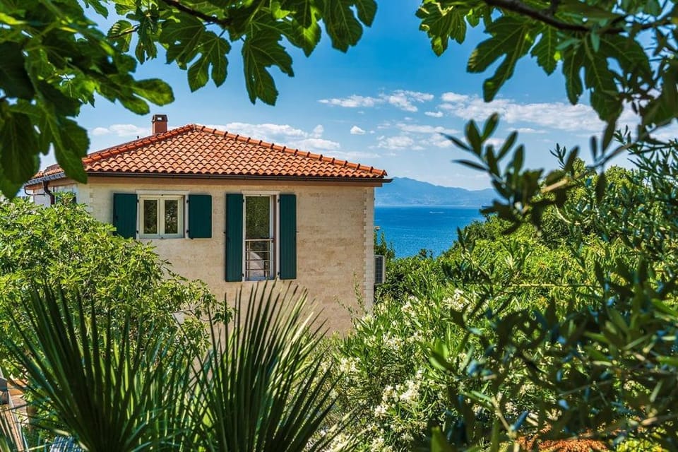 Beach, Garden view, Sea view
