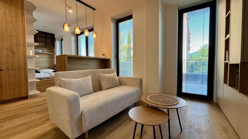 Black Lotus 5 I Self Check-In I Centre I Free Parking Apartment in Slovakia