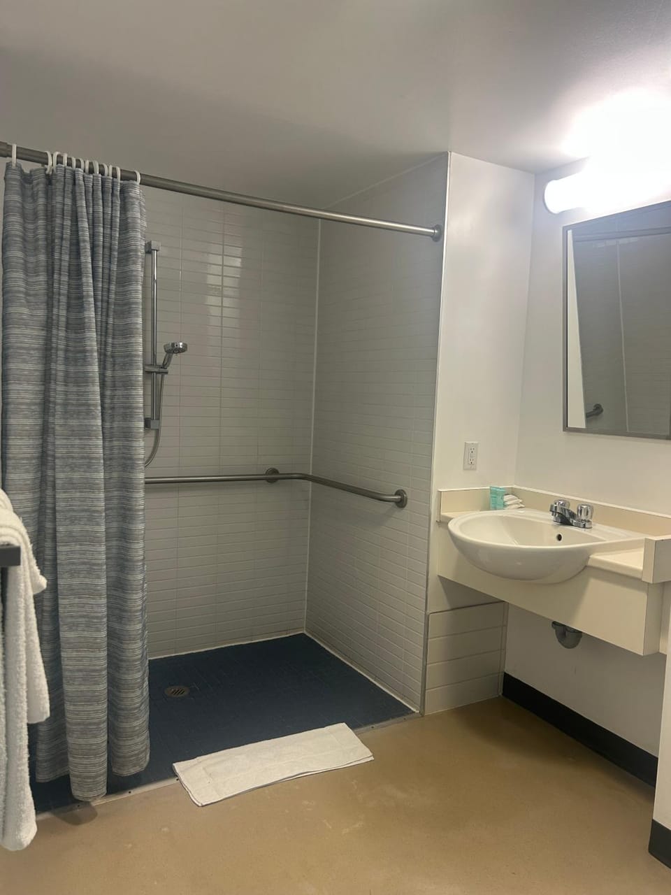 Shower, acessibility