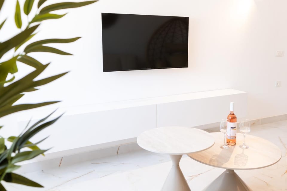 TV and multimedia, Evening entertainment