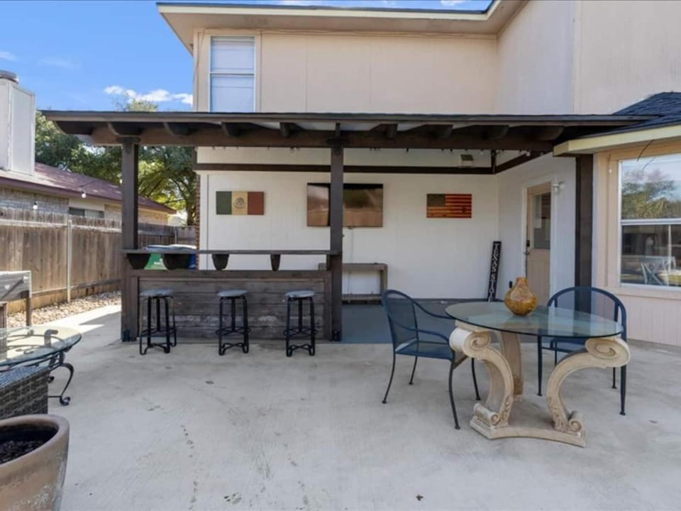 Spacious & Stylish 4 BR house Round Rock House in Windemere
