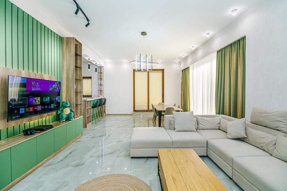 TV and multimedia, Kitchen or kitchenette, Living room, Seating area
