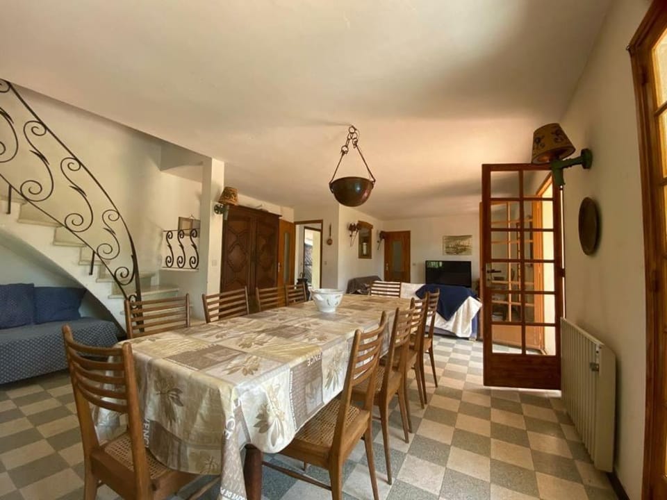 Maison à 150m de la plage, 1200m2 jardin House in Cavalaire-sur-Mer