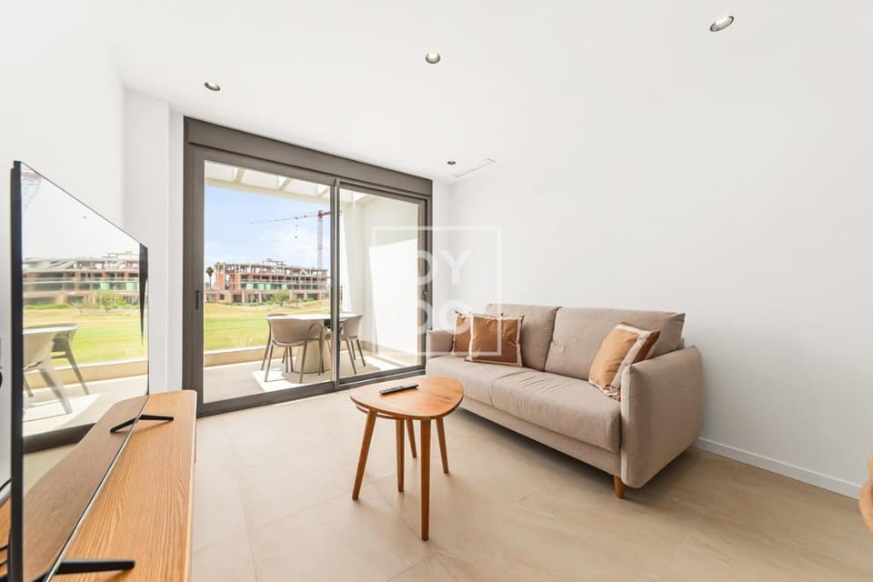Velapi Golf Resort Oasis, Luxury apartment with golf views, pool and gym by OYOOSTAYS Apartment in Los Alcázares