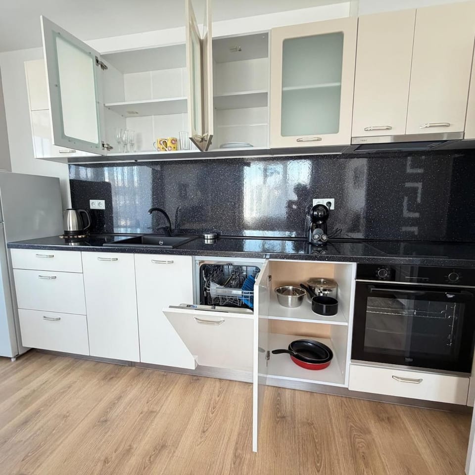 Rakovina Apartment3 Kraymorie Apartment in Burgas