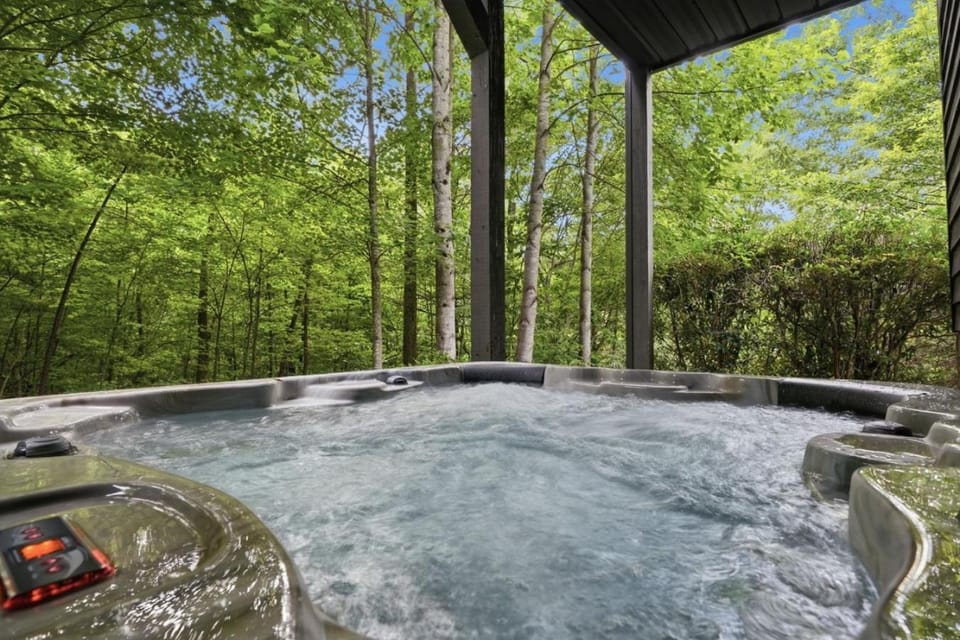 Fox Hollow Views Hot Tub Game Room Play Area House in Sevier County