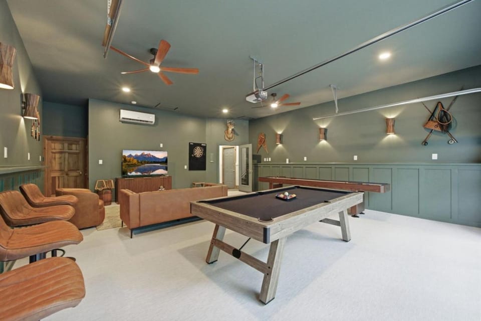 Fox Hollow Views Hot Tub Game Room Play Area House in Sevier County