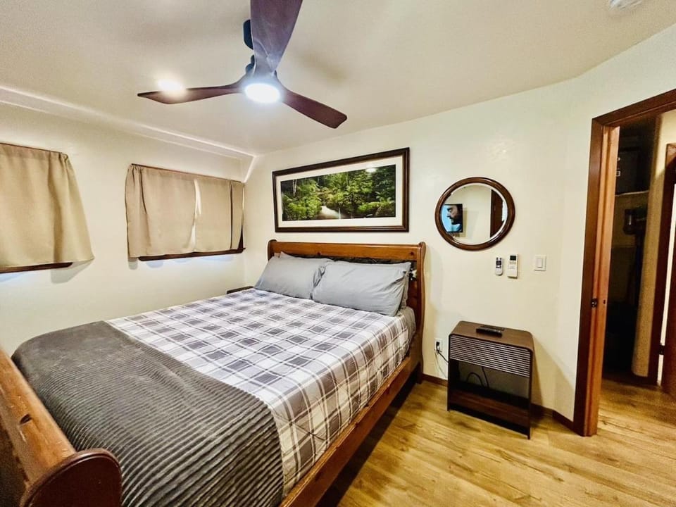 Tripps Landing-Pet Friendly-Sleeps 10 House in Sierra Nevada