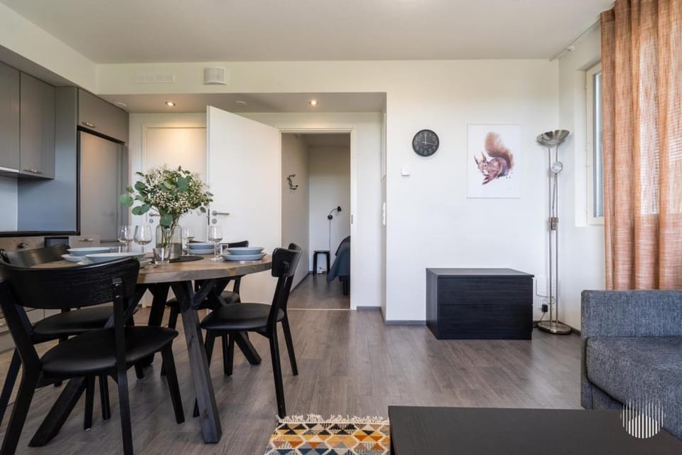 TV and multimedia, Kitchen or kitchenette, Living room, Seating area
