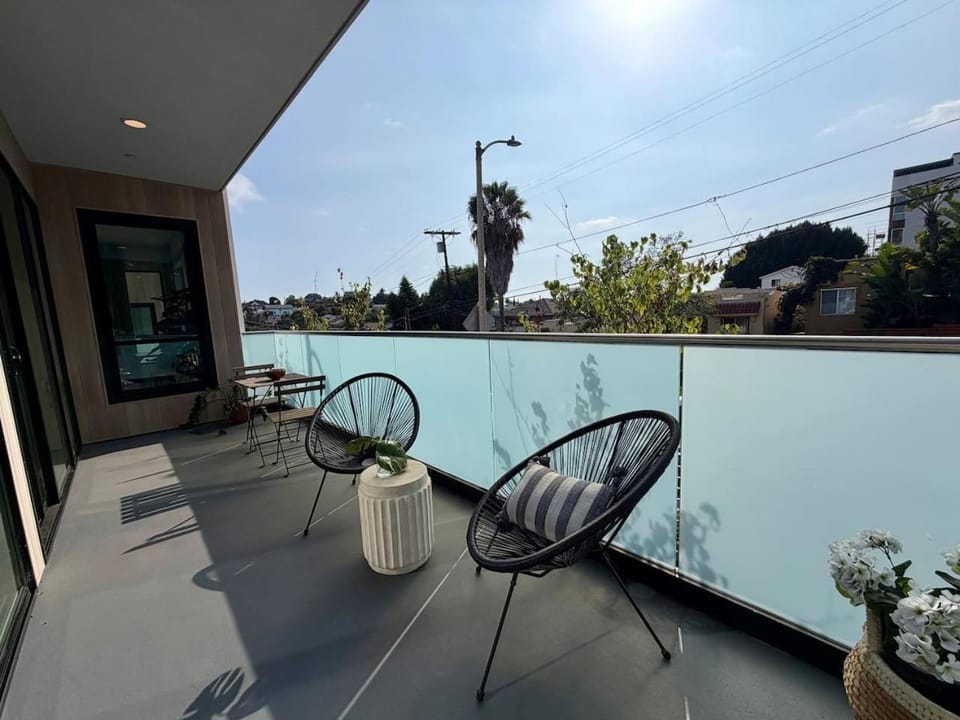 NEW Echo Park Rooftop Retreat Designer Interiors House in Echo Park