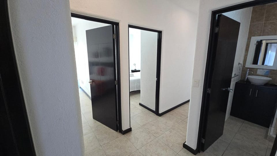 Apartment with Pool, Gym & A/C Suite Hotel in Santiago de Queretaro