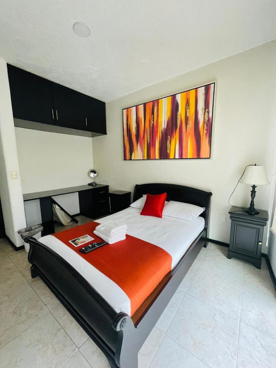 Apartment with Pool, Gym & A/C Suite Hotel in Santiago de Queretaro