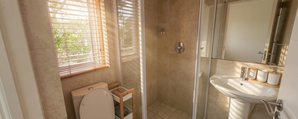 Avocet Cottage on Thesen! Apartment in Knysna