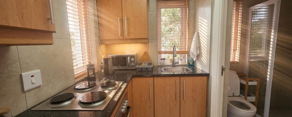 Avocet Cottage on Thesen! Apartment in Knysna