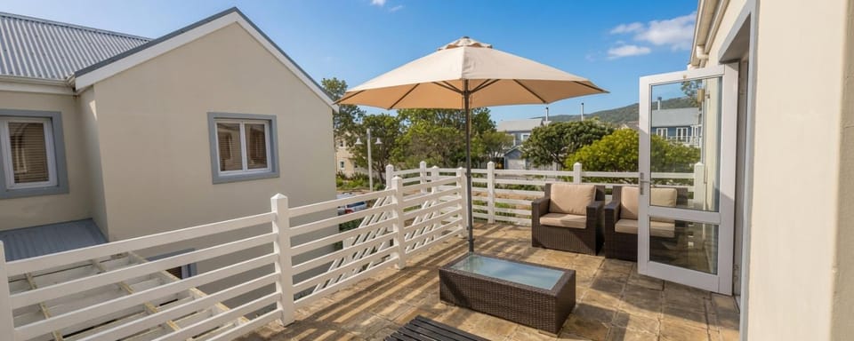 Avocet Cottage on Thesen! Apartment in Knysna