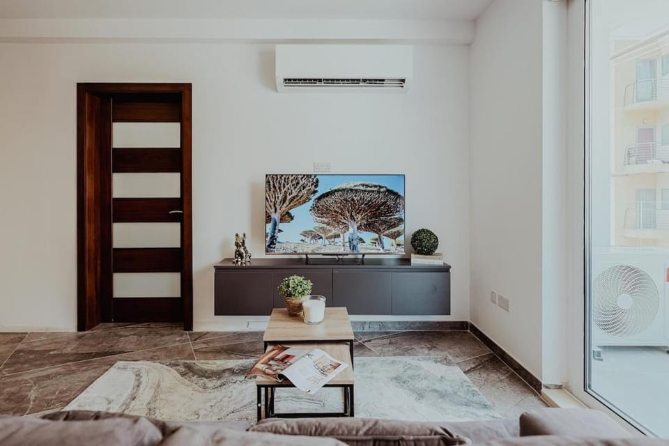 HTR Suites - 5 Minutes to St Julian's By Haven and Keys Malta Apartment in Saint Julians