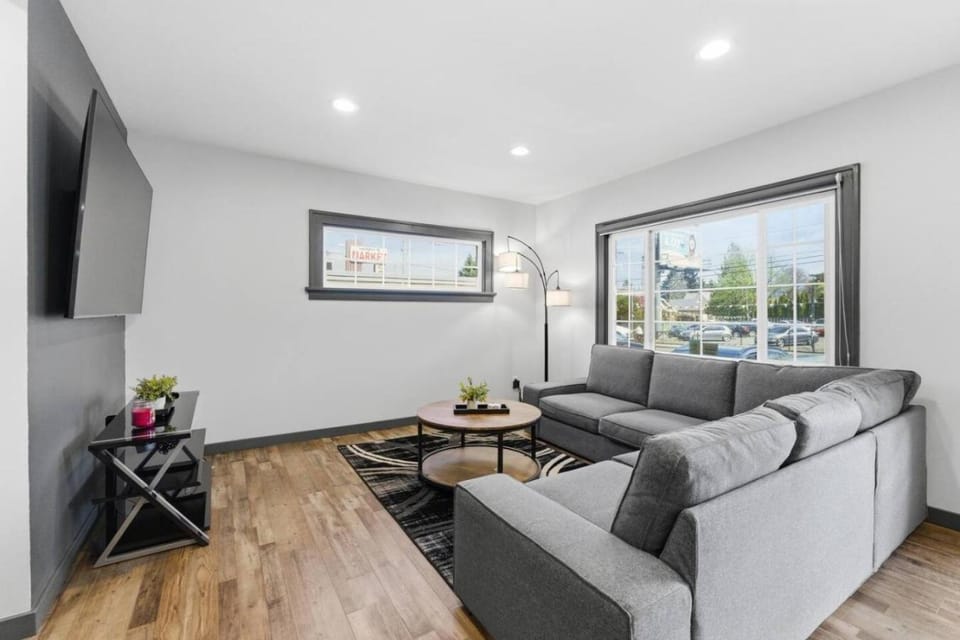 Newly Renovated Modern Home House in Portland