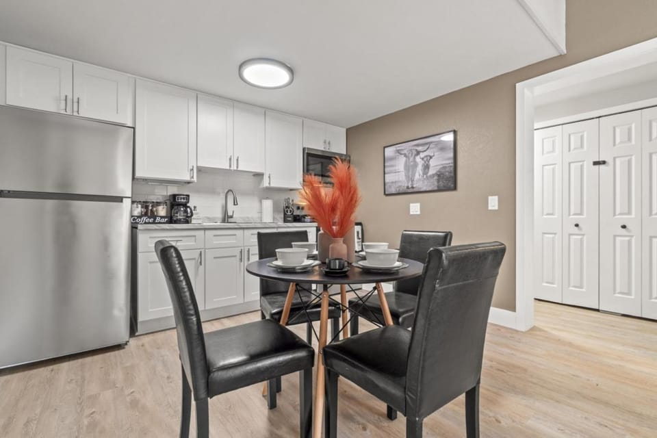 Western Retreat near Ft Moore Apartment in Columbus