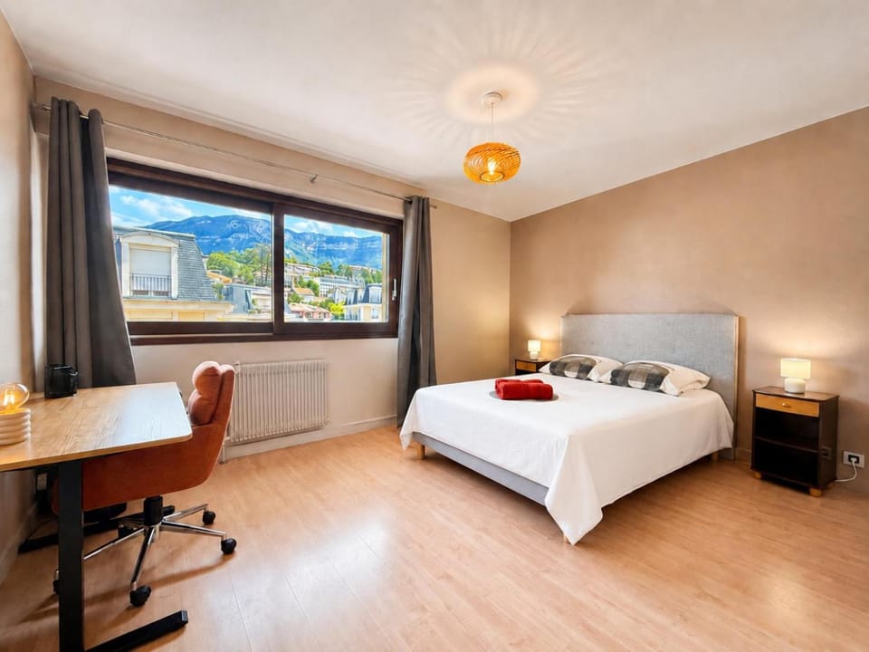 Grand T3 - Balcon vue montagne - Centre Aix Apartment in Aix-les-Bains
